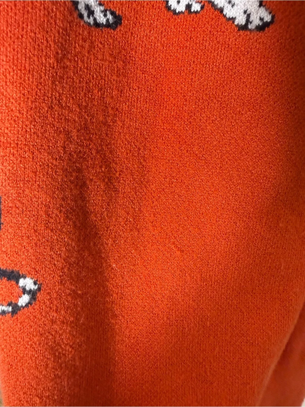 Source Unknown Orange Crewneck Sweater with Black-and-White Tiger Motif